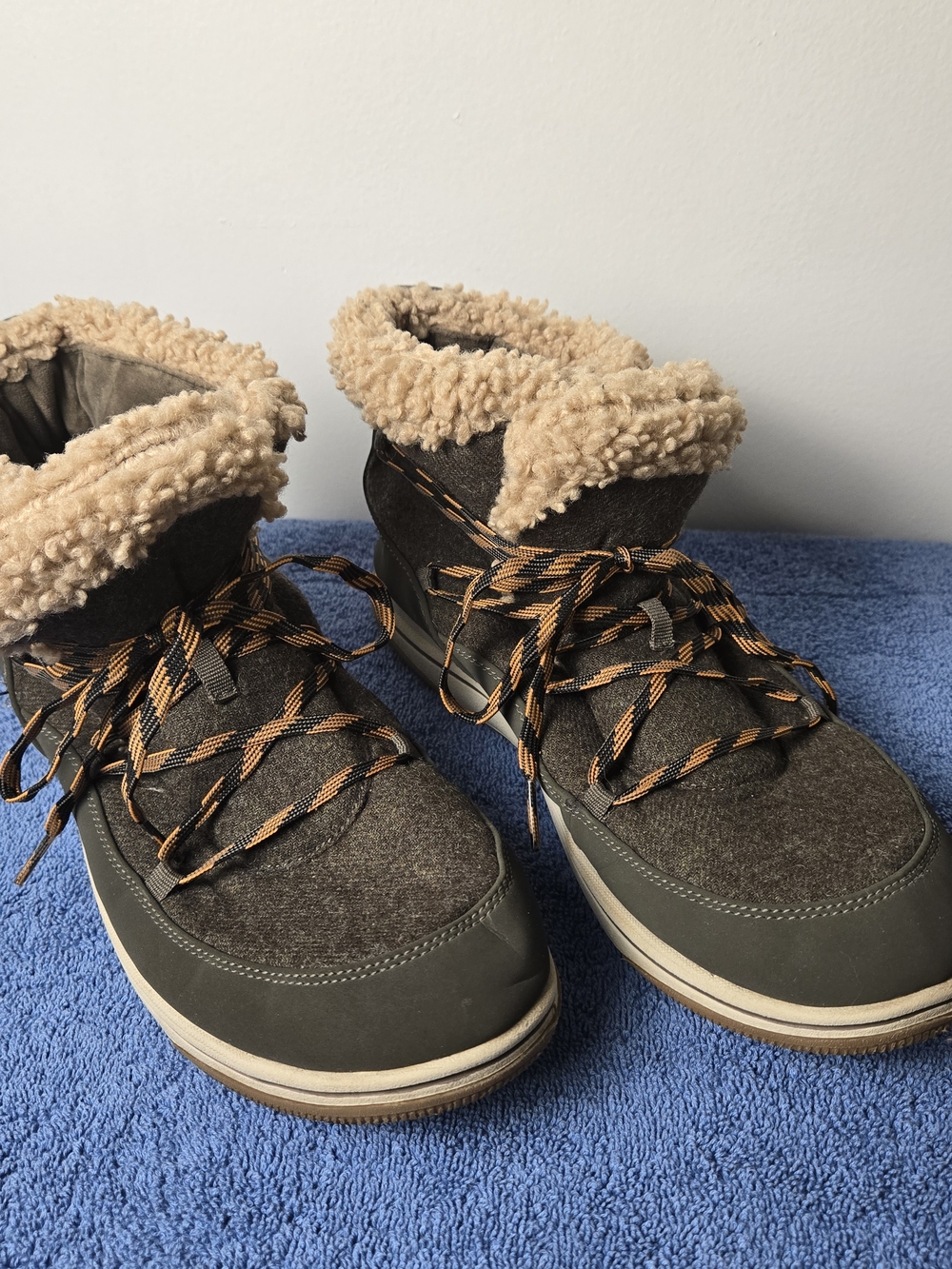 Clark's Cloudsteppers Boots (Ladies)